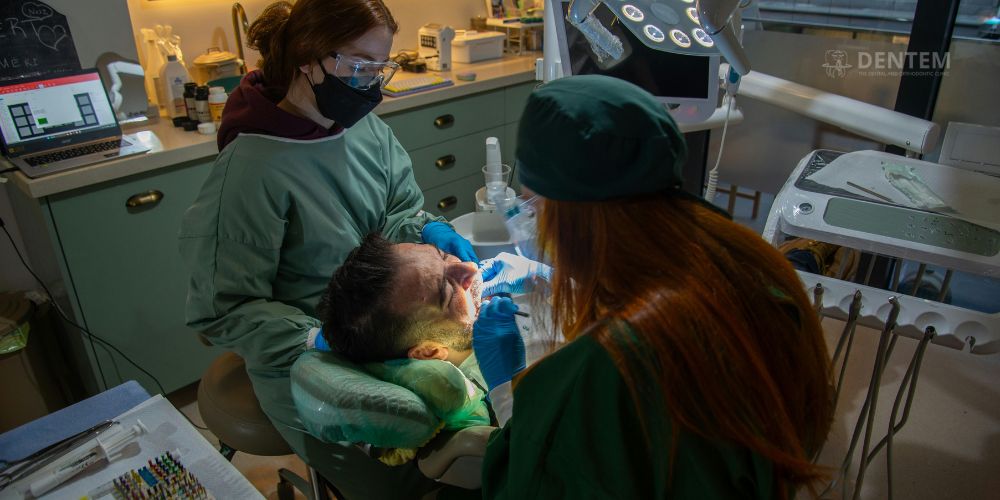 Dentist in Delhi